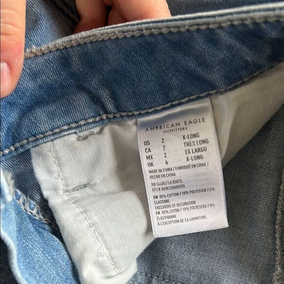 American Eagle Outfitters Women's Blue Distressed Jeans size 2 hi-rise - Picture 5 of 8